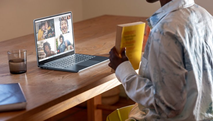 surface-laptop-go-klein-variant-2.jpg